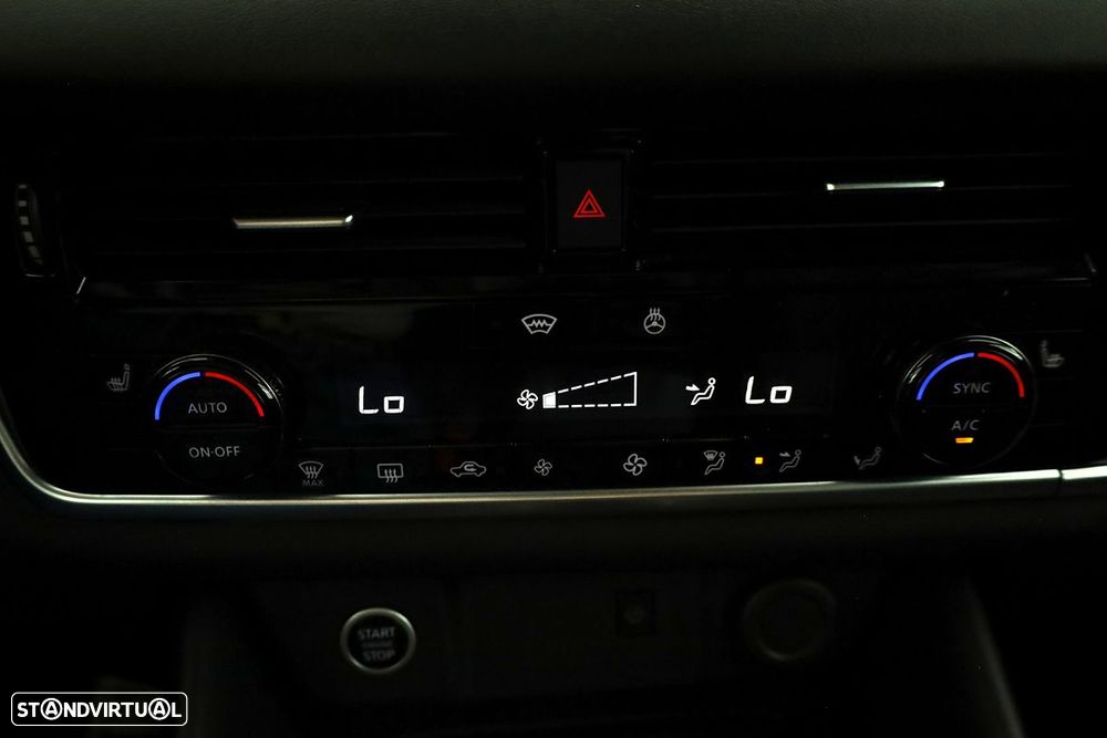 Nissan Qashqai 1.3 DIG-T N-Connecta LED Xtronic - 13