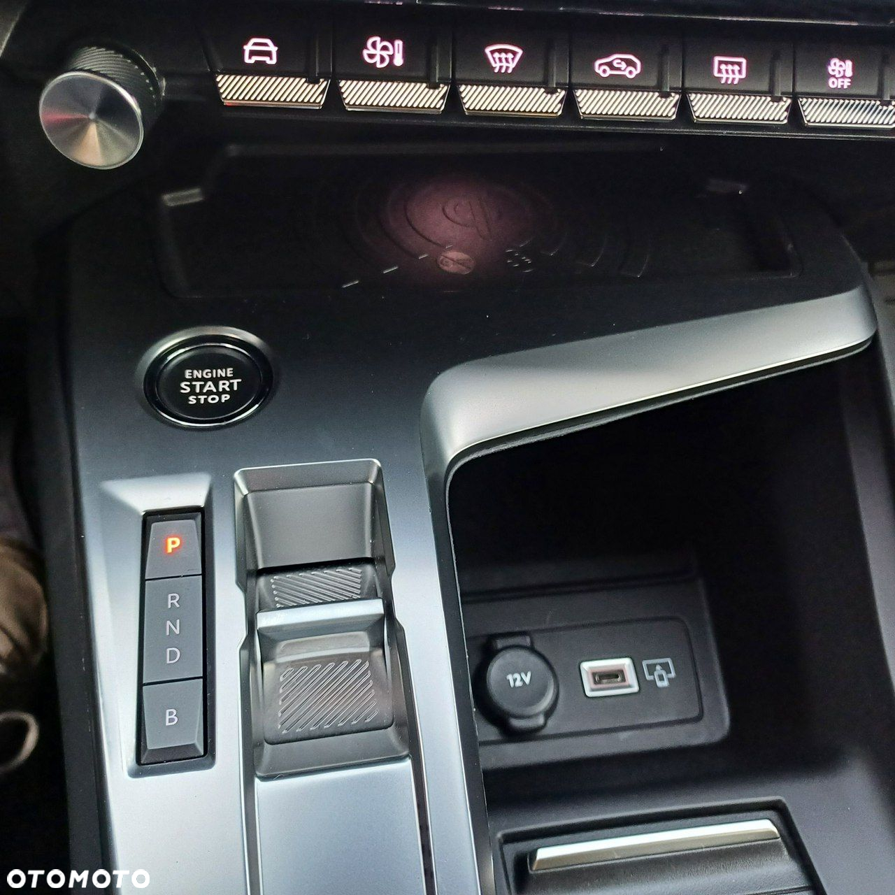 Peugeot 408 - 27