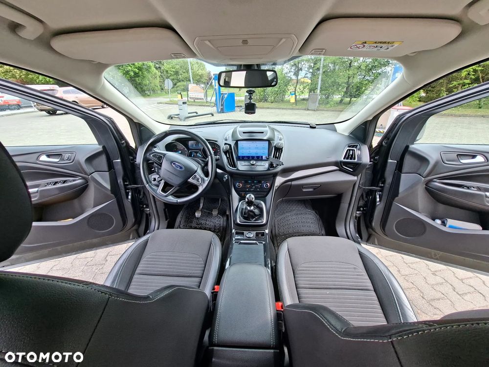 Ford Kuga 1.5 EcoBoost 2x4 Titanium - 16