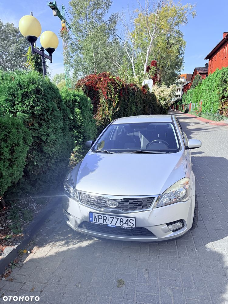 Kia Ceed - 1