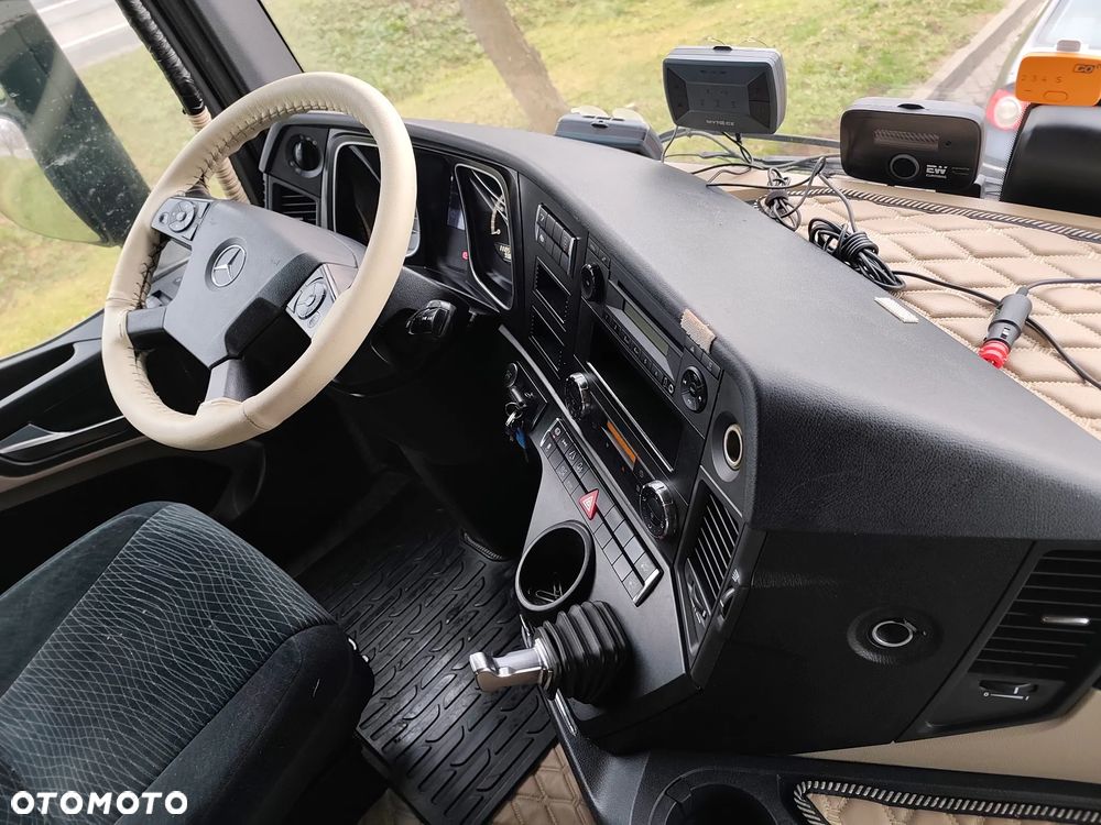 Mercedes-Benz Stream Space Standard - 8