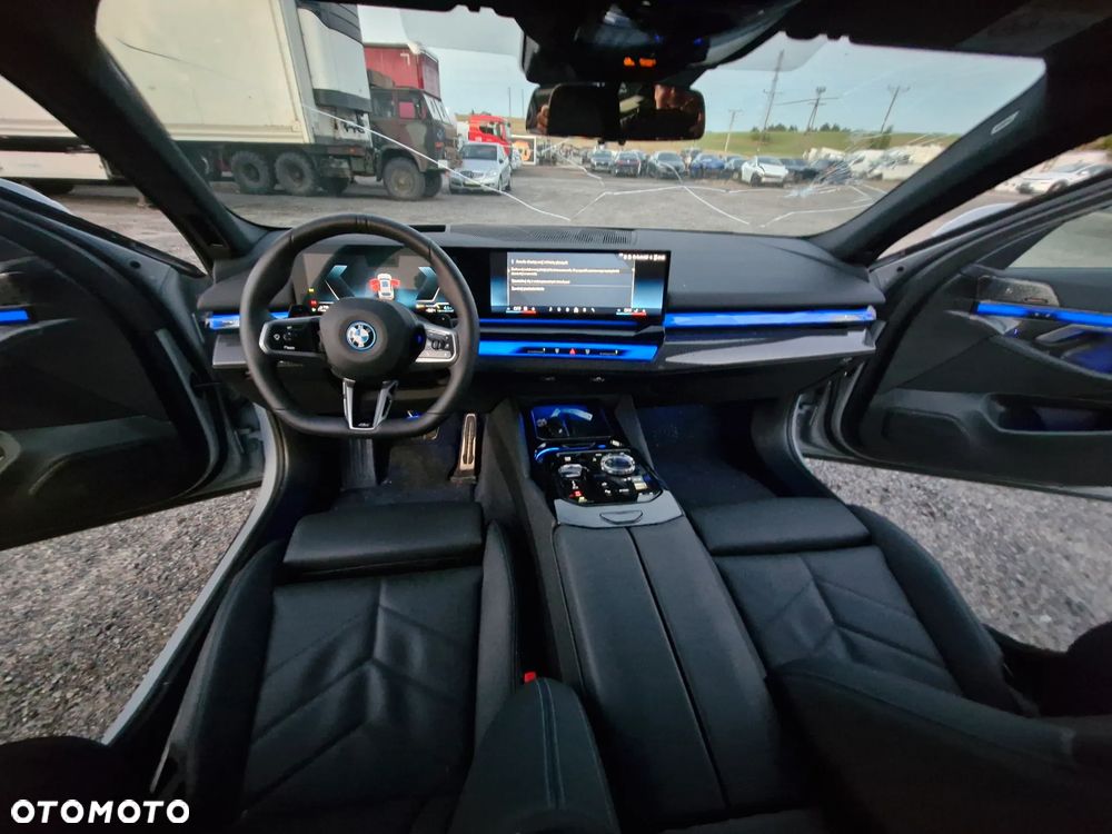 BMW Seria 5 530e xDrive - 35