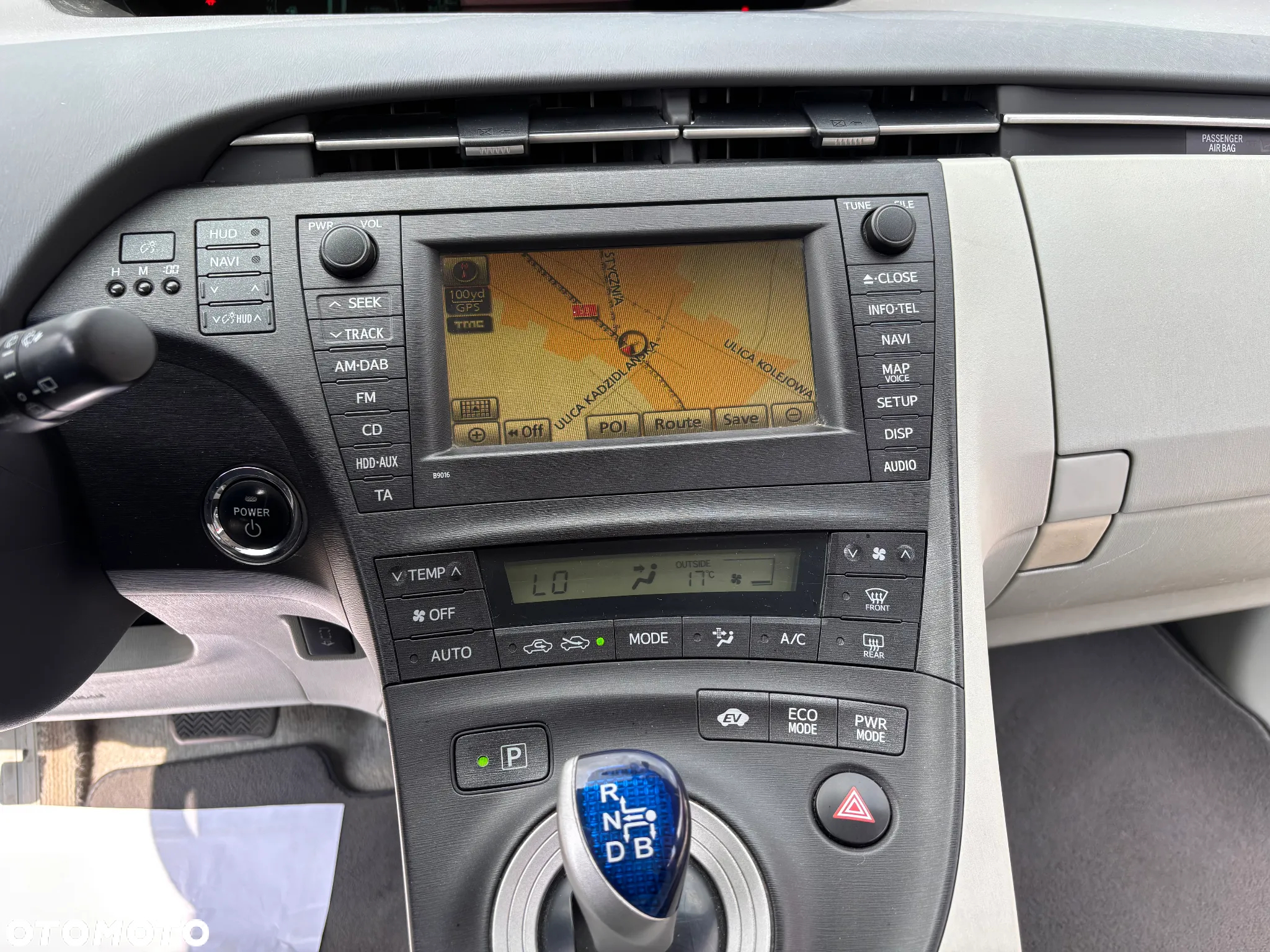 Toyota Prius (Hybrid) Executive - 21