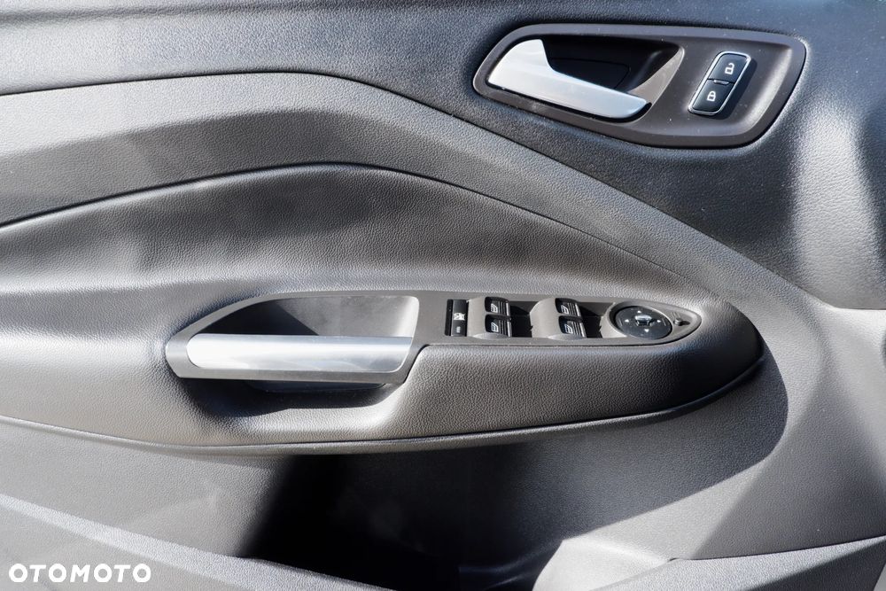 Ford Kuga 2.0 TDCi 4WD Titanium - 23