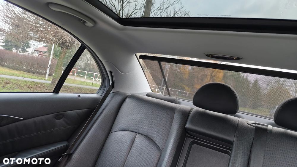 Mercedes-Benz Klasa E 500 4Matic Avantgarde Sport Edition AMG - 34