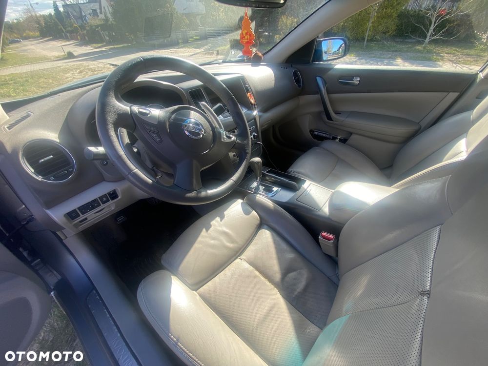 Nissan Maxima - 6