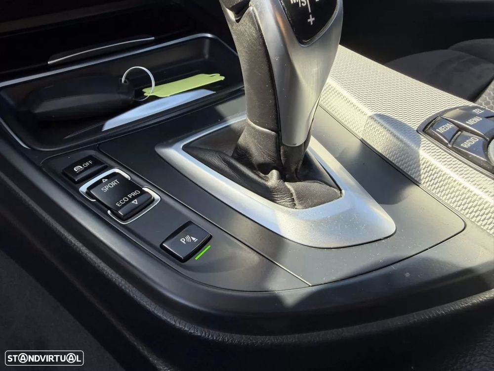 BMW 320 d xDrive Pack M Auto - 15