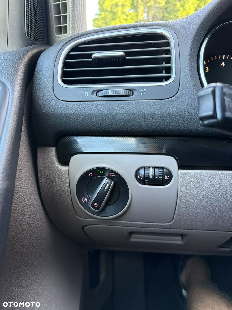 Volkswagen Golf - 27