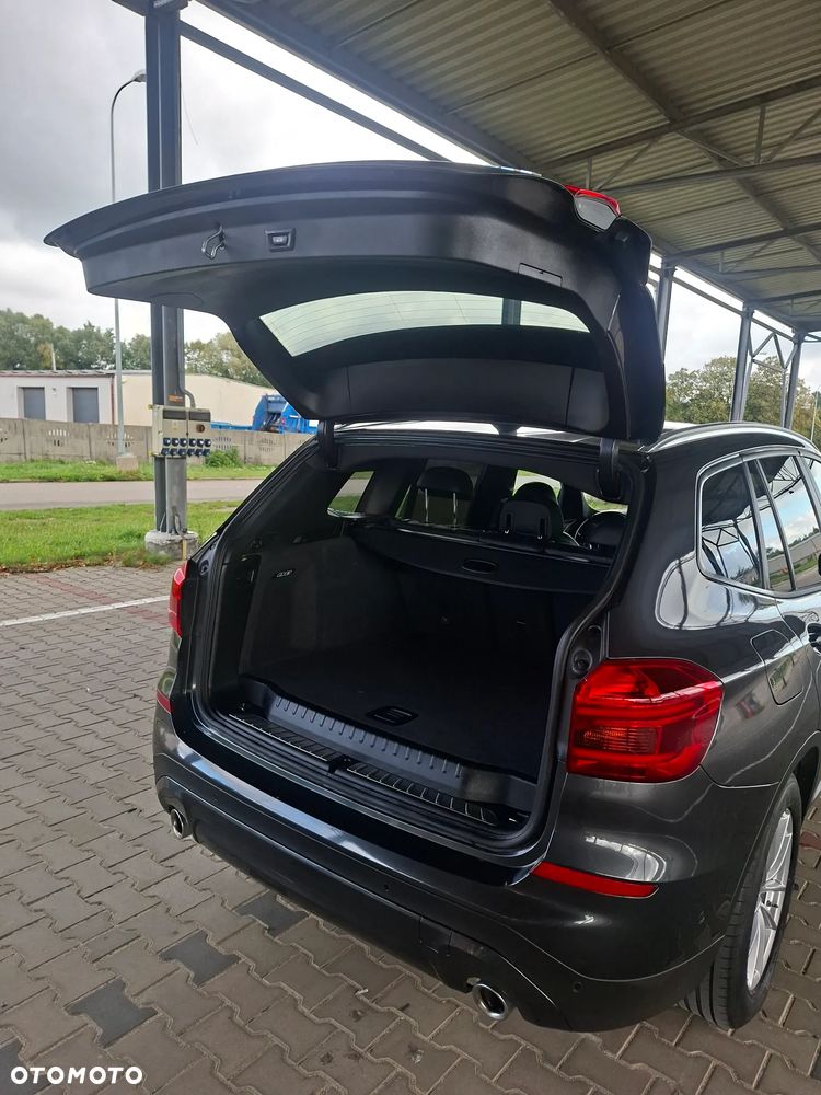 BMW X3 xDrive20d Luxury Line - 38