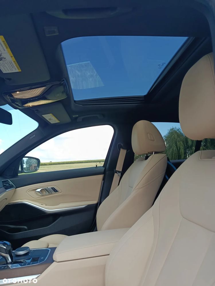 BMW Seria 3 330i Sport Line - 13