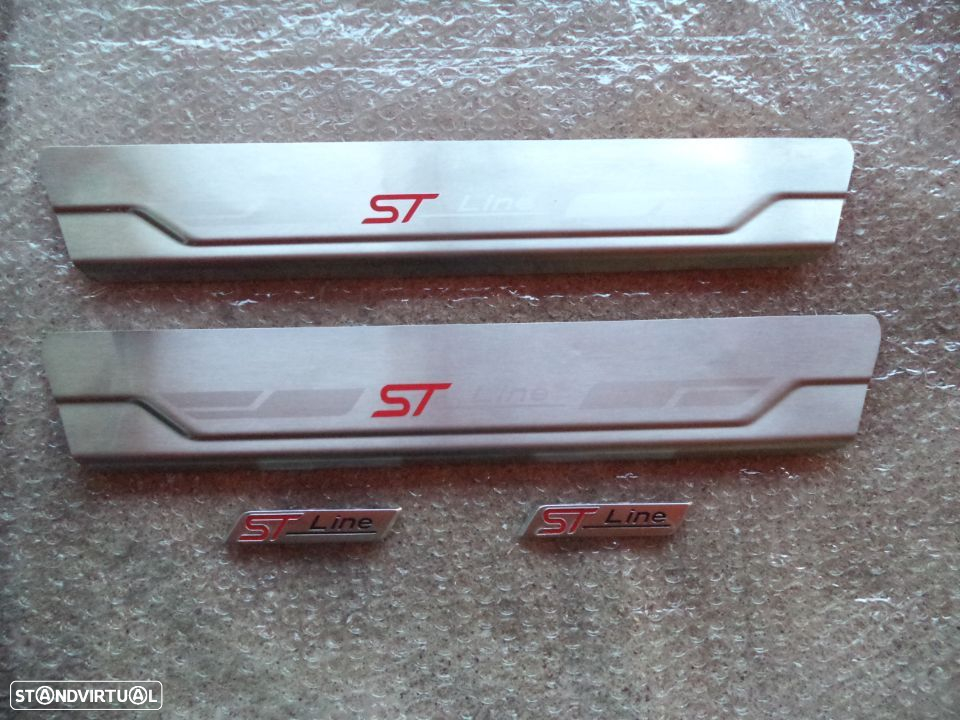 Emblemas/soleiras  Ford Fiesta ST-Line ano 2020 (usados) - 2