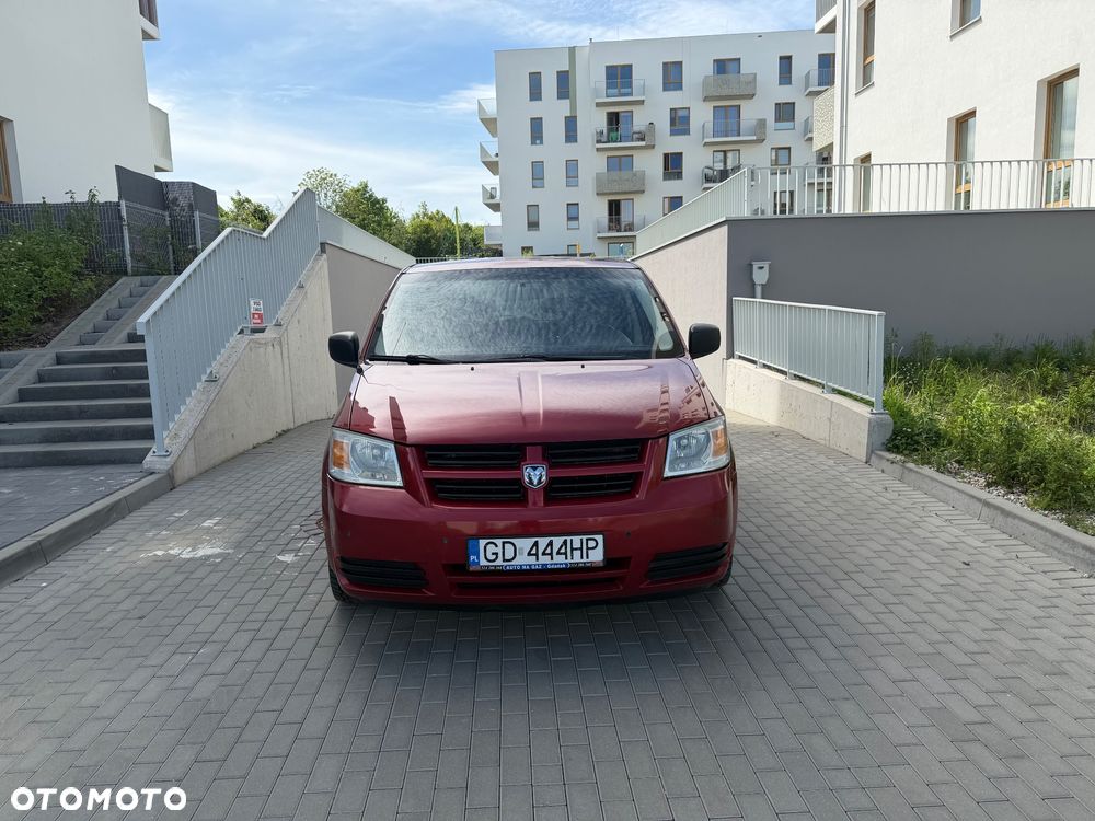 Dodge Caravan - 2