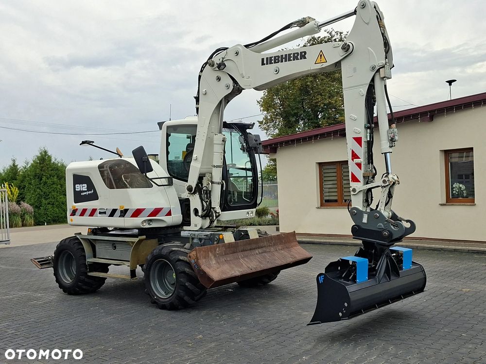 Liebherr A912 Compact - 5