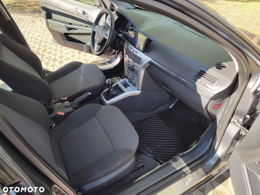 Opel Astra 1.6 - 9