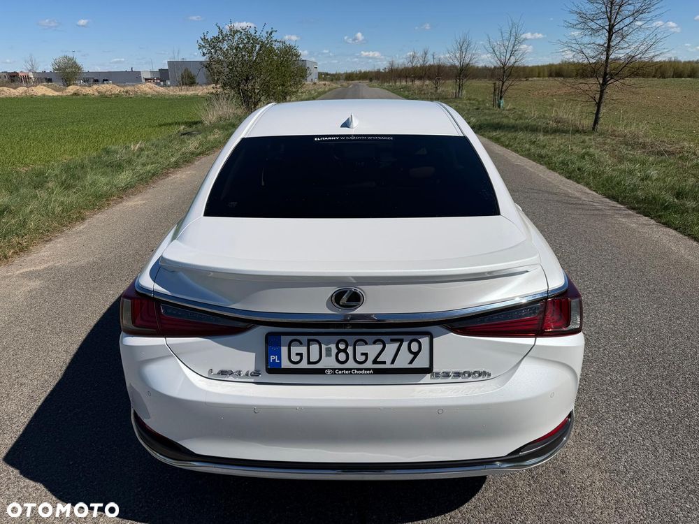 Lexus ES 300h Business Edition - 14