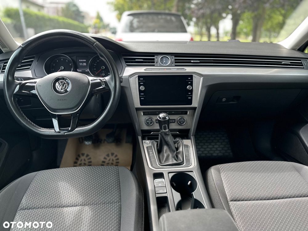 Volkswagen Passat Variant - 11