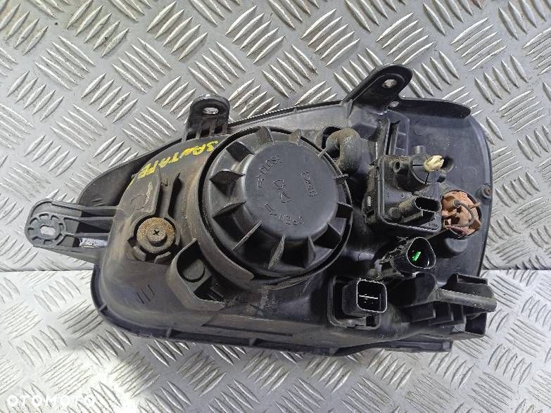 LAMPA PRAWA PRZEDNIA HYUNDAI SANTA FE - 2