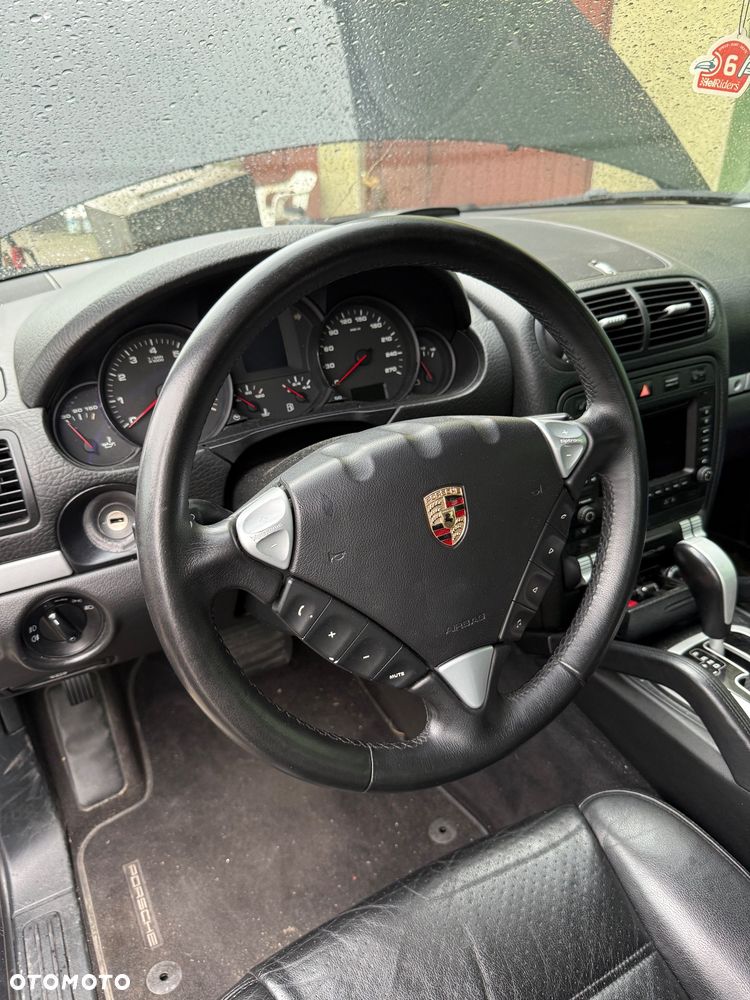 Porsche Cayenne - 8