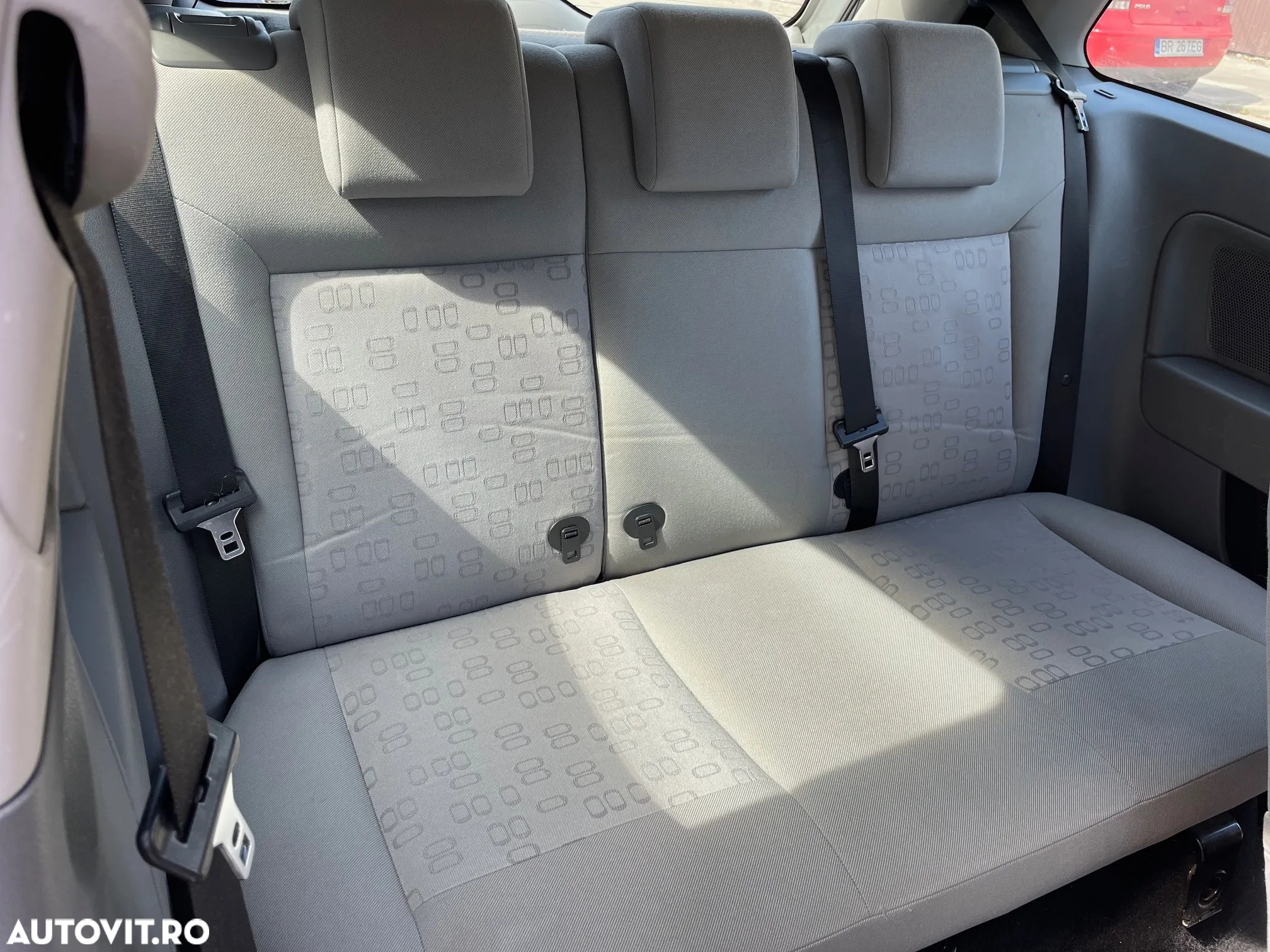 Ford Fiesta 1.3i - 9