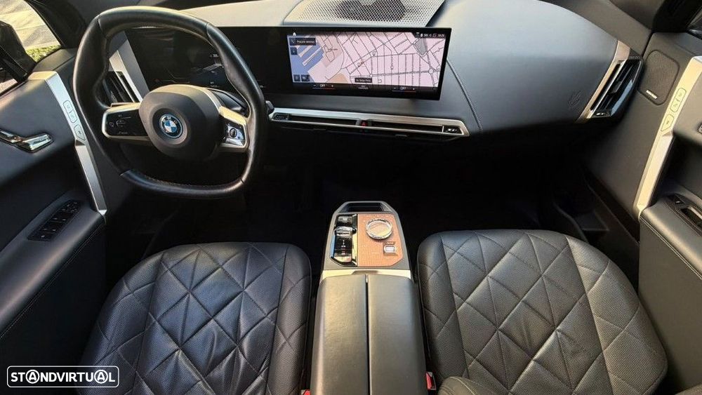 BMW iX xDrive 40 Pack Desportivo - 14