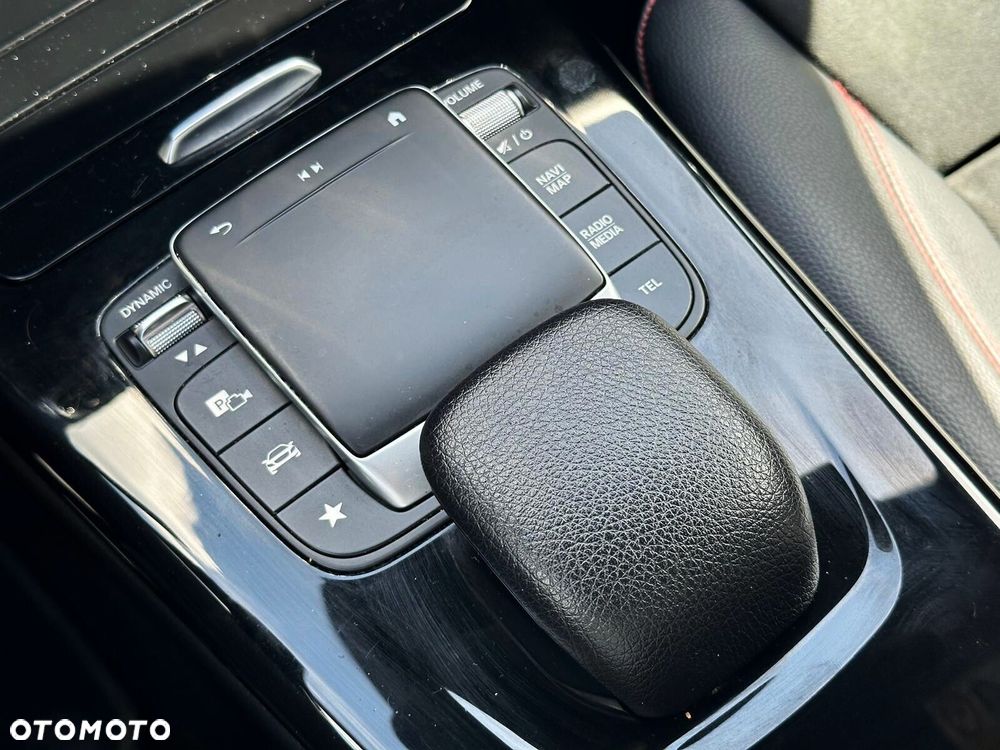 Mercedes-Benz CLA - 16