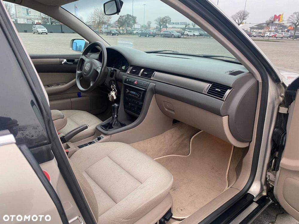 Audi A6 Limousine 2.4 - 3