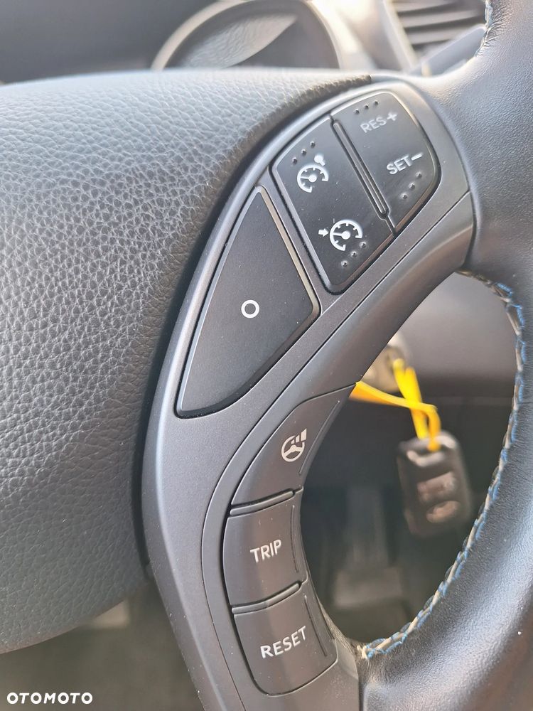 Hyundai i30 blue Kombi 1.6 GDi Passion - 31
