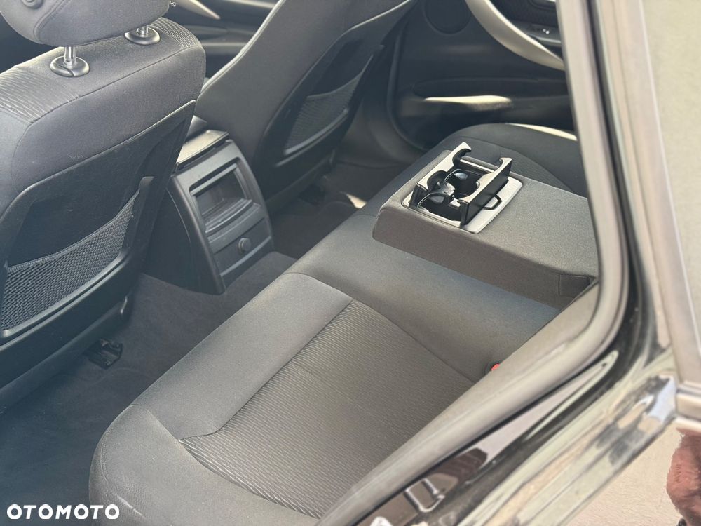 BMW Seria 3 316d - 20