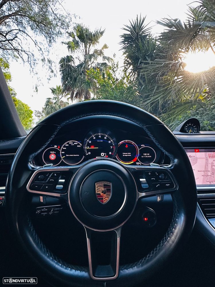 Porsche Panamera 4 E-Hybrid Edition 10 Anos - 27