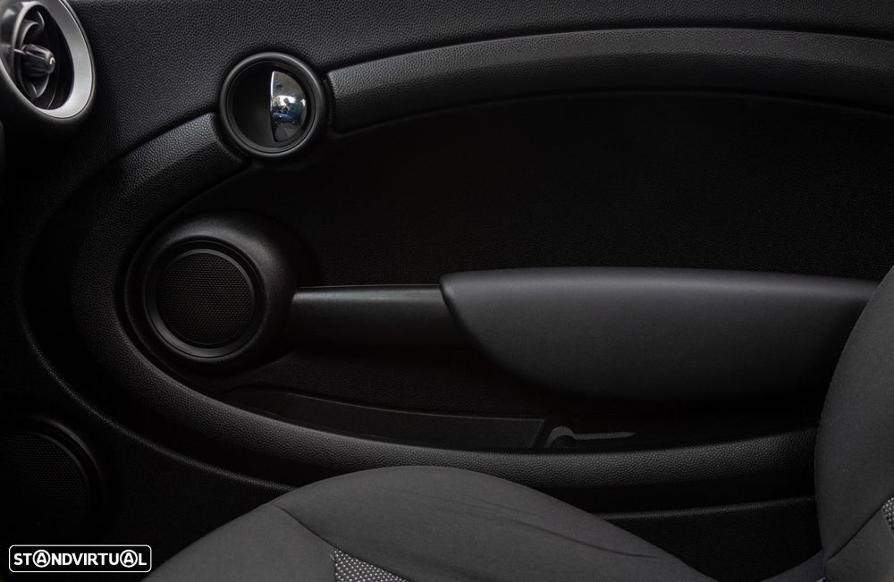 MINI 3 Portas One D - 44