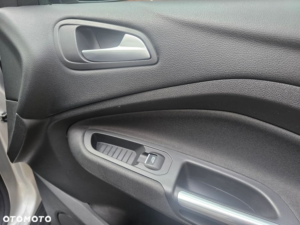 Ford Grand C-MAX - 15