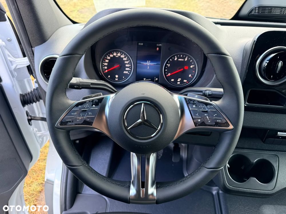 Mercedes-Benz Sprinter - 10
