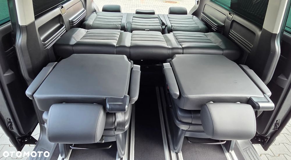 Volkswagen Multivan - 31