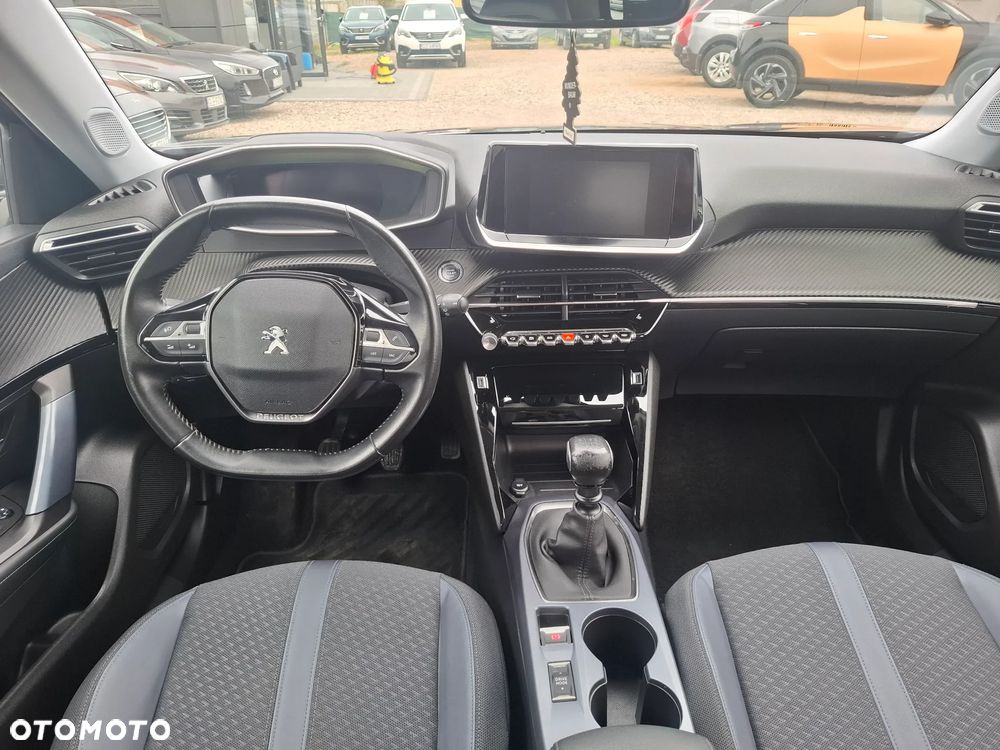 Peugeot 2008 1.2 PureTech Allure S&S EAT8 - 18