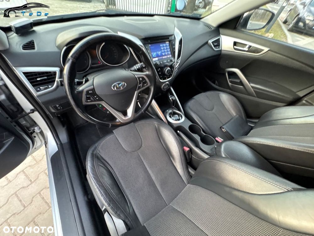 Hyundai Veloster 1.6 DCT Premium - 25