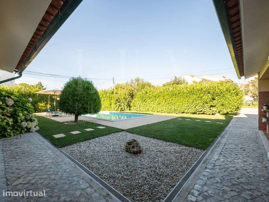 Moradia T5 | Vila Nova, Cernache - Grande imagem: 4/50