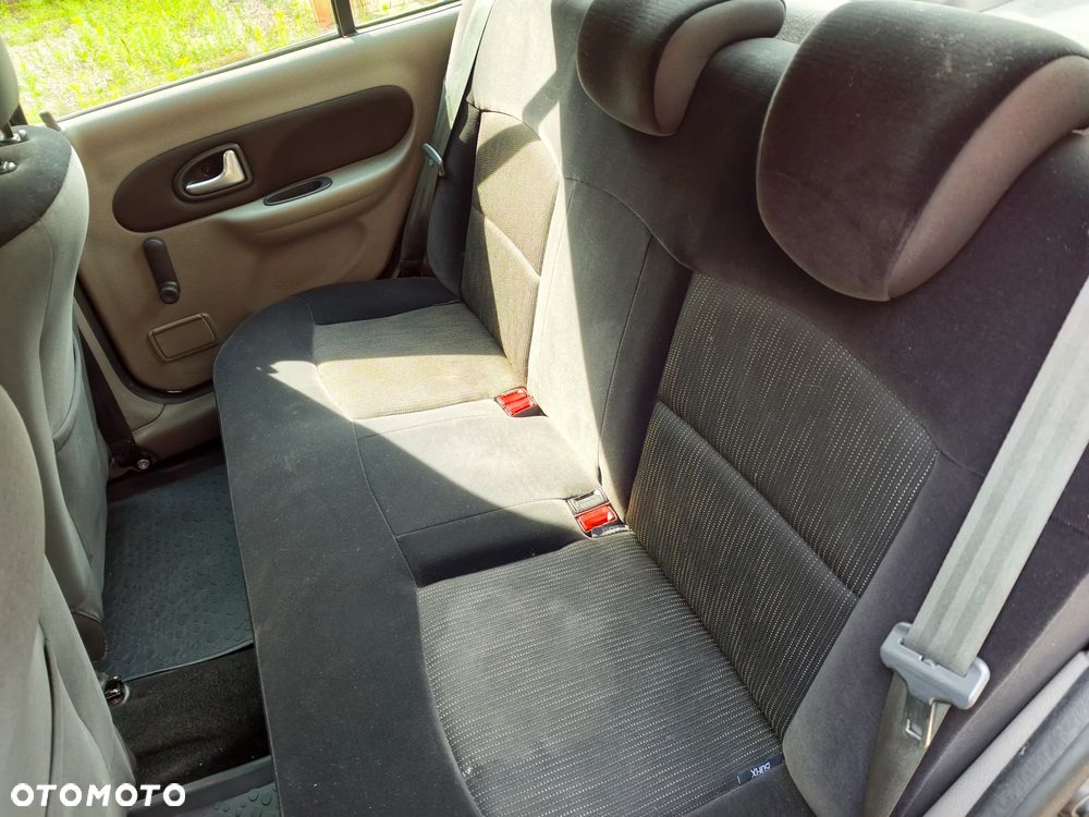 Renault Thalia 1.2 16V All Inclusive Euro5 - 13