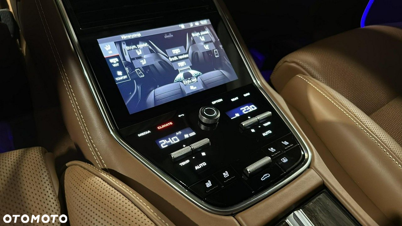 Porsche Panamera - 29