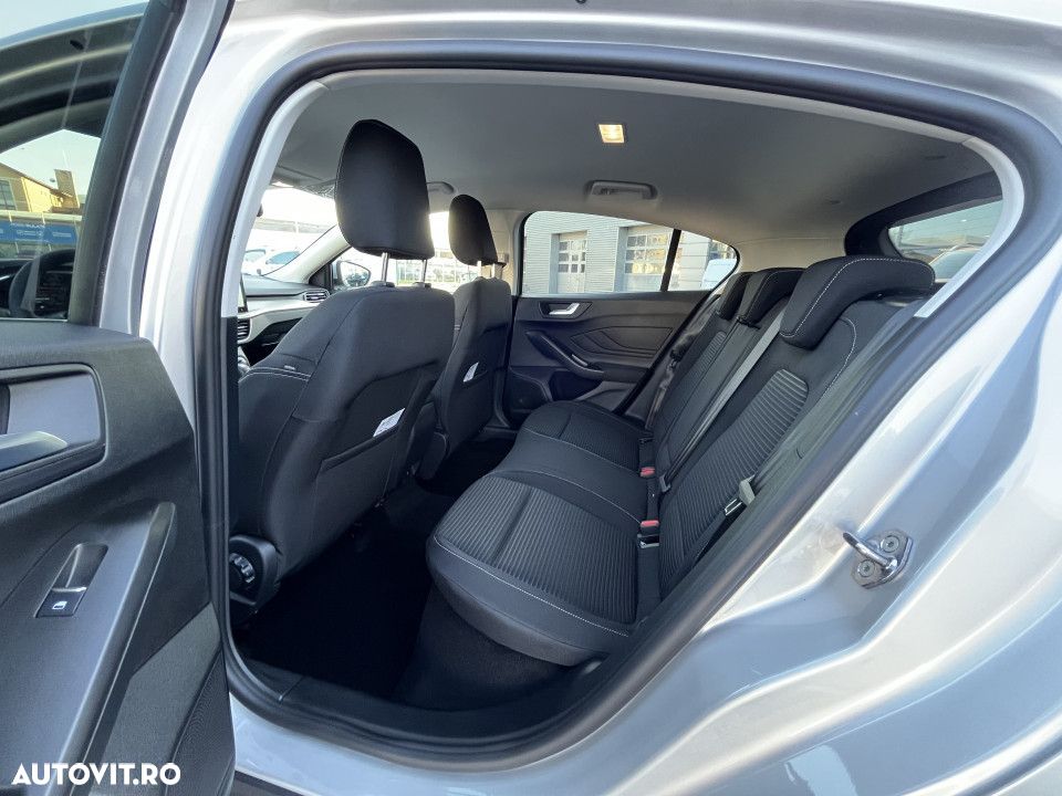 Ford Focus - 18