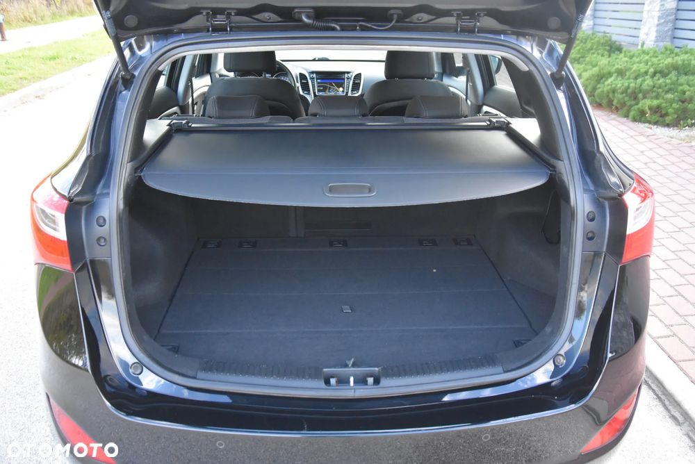 Hyundai i30 blue 1.4 Classic Navigation - 32