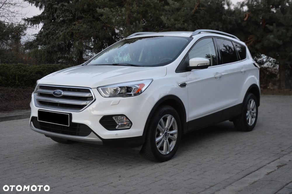 Ford Kuga 2.0 TDCi 2x4 Titanium - 4
