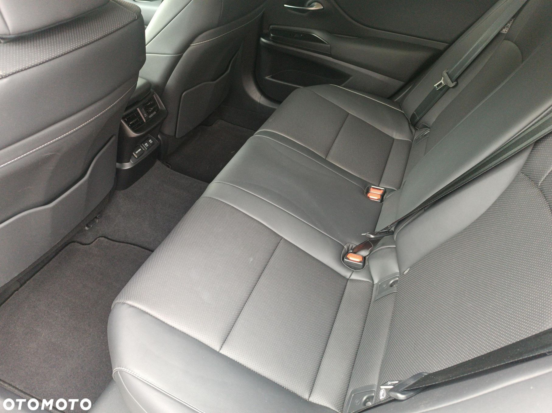 Lexus ES - 25