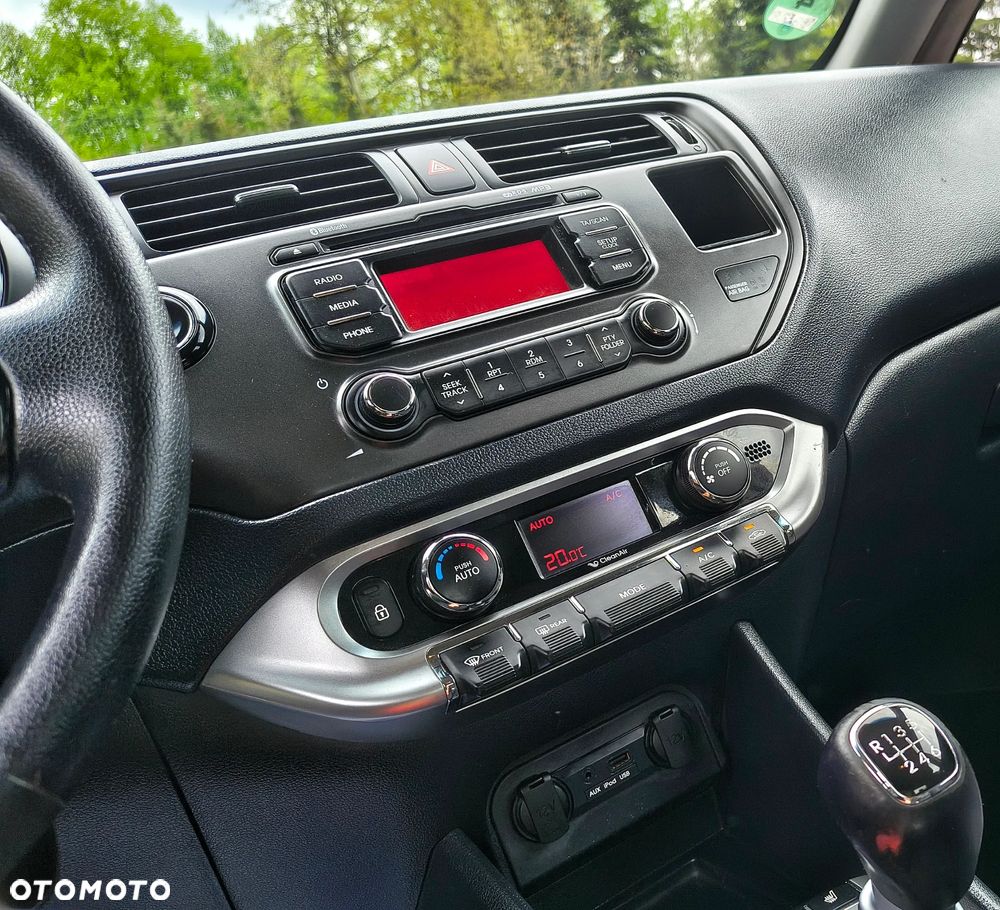 Kia Rio - 21