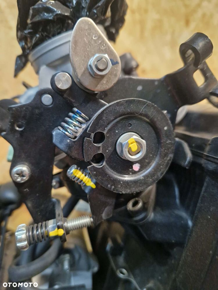 Kawasaki Z650 silnik 8500km - 13