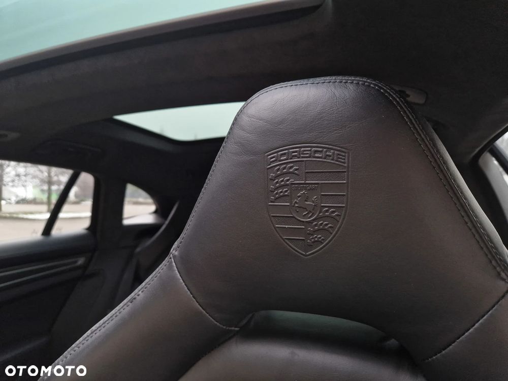 Porsche Panamera 4 - 38