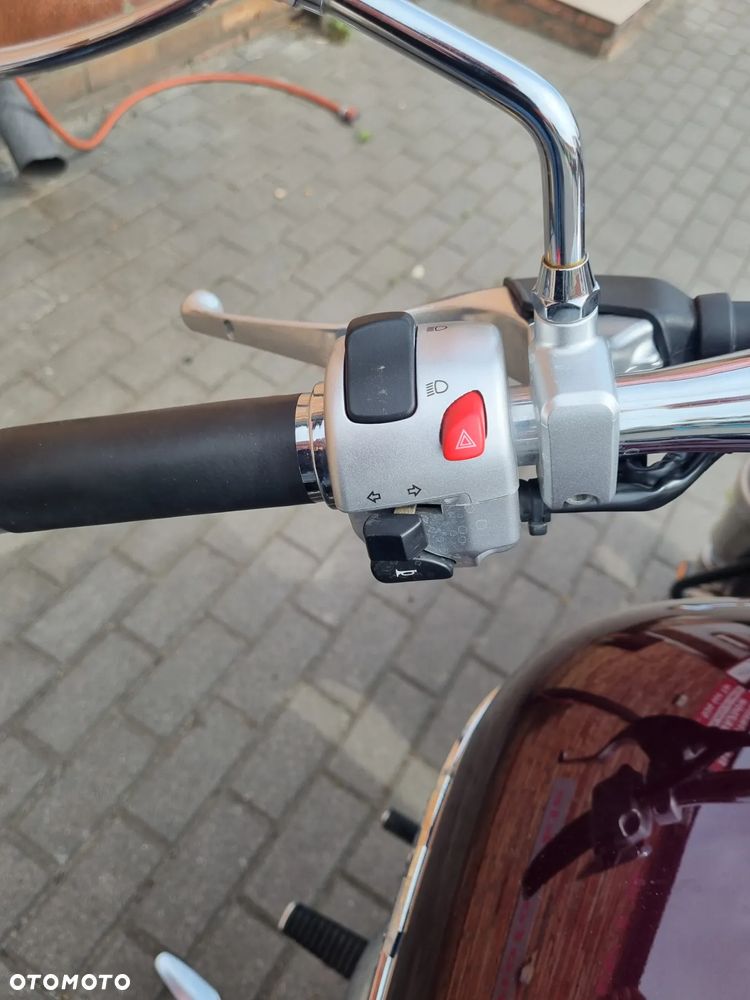 Suzuki Boulevard - 10