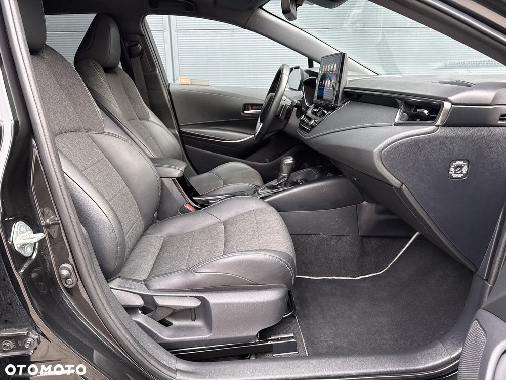 Toyota Corolla 2.0 Hybrid Style - 12