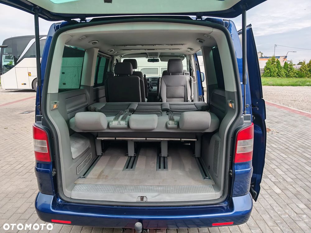 Volkswagen Multivan - 30