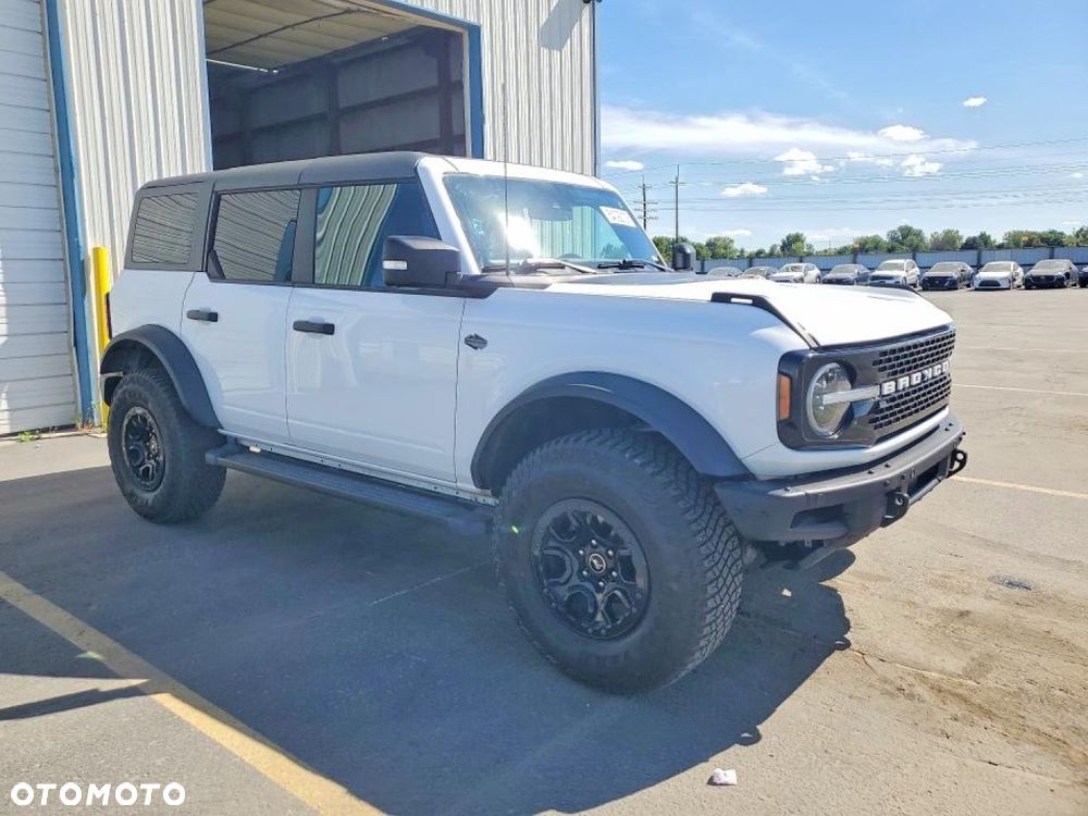 Ford Bronco - 5