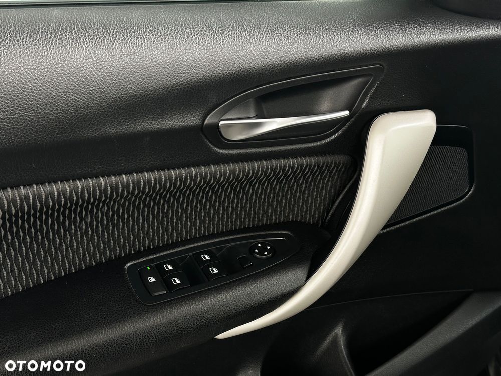 BMW Seria 1 116i - 15